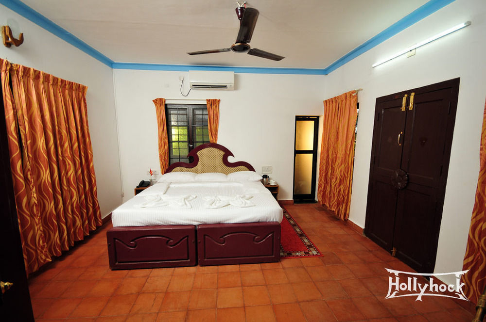 Bed and Breakfast Holly Hock Munnar Exterior foto