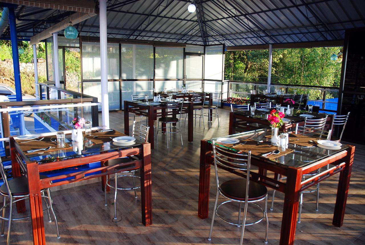 Bed and Breakfast Holly Hock Munnar Exterior foto
