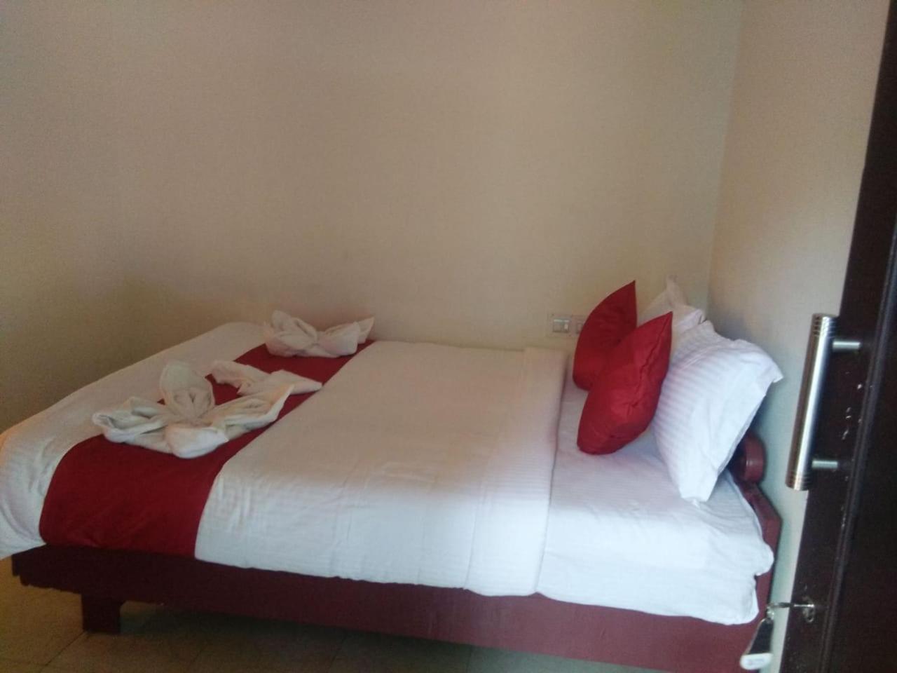 Bed and Breakfast Holly Hock Munnar Exterior foto