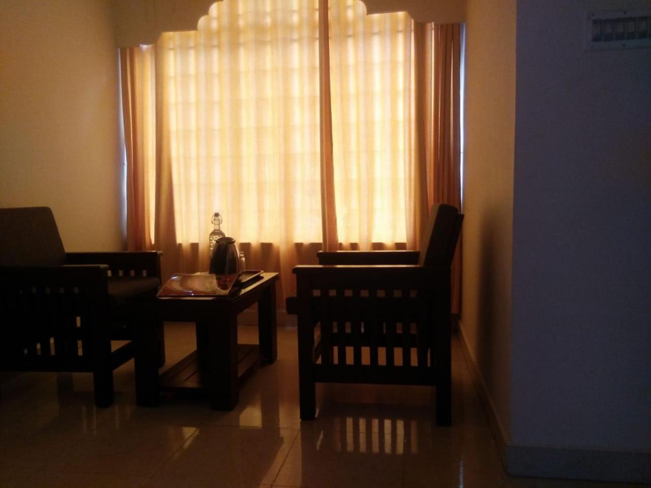 Bed and Breakfast Holly Hock Munnar Exterior foto